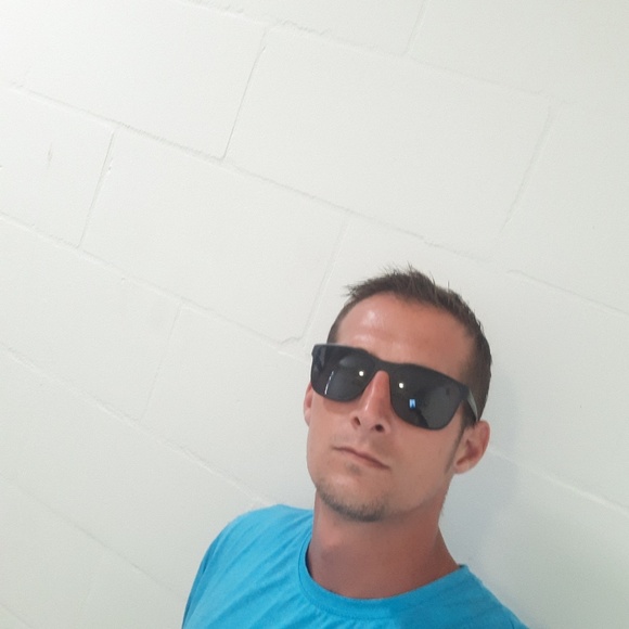 Meet your Posher, Jeff - Picture 1 of 1